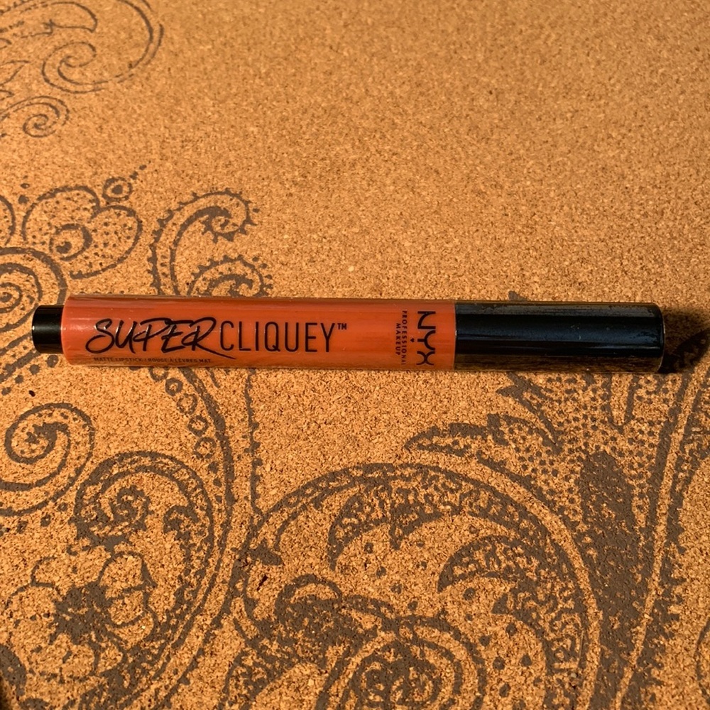 NEW- NYX Super Cliquey Matte Lipstick On the DL